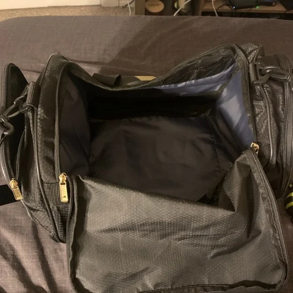 Adidas duffel bag like new only used once - Picture 1 of 3